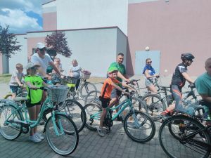 uczestnicy rajdu rowerowego (10)