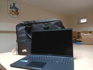 laptop z torbąreceived_881794673494762