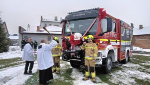 przekazanie wozu strazackiego (1)