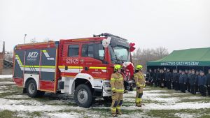 przekazanie wozu strazackiego (4)