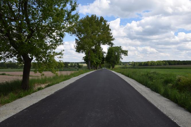 Droga powiatowa na odcinku Wróblina - Smaszew wyremontowana.