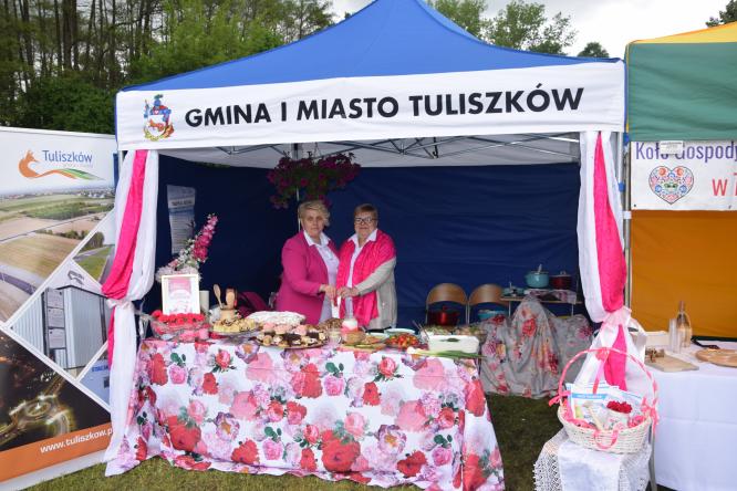 Koła Gospodyń Wiejskich z Gminy i Miasta Tuliszków uczestniczyły w Majówce Powiatu Tureckiego.