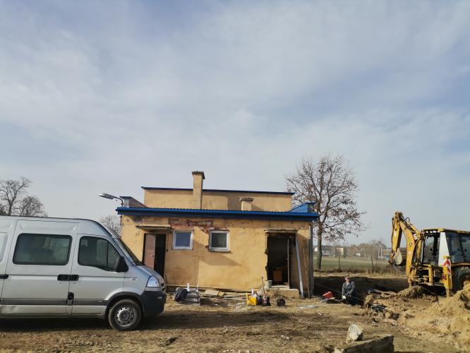 Trwają prace związane z przebudową wraz z wyposażeniem Stacji Uzdatniania Wody w Sarbicku.